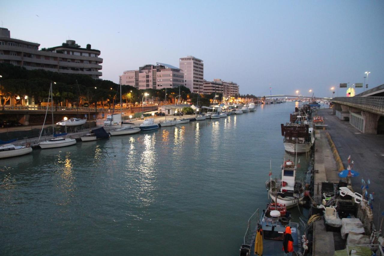 B&B Pescara Centro Luxury Suite Eksteriør billede